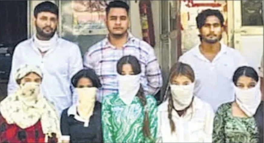 Screenshot 2024 10 25 at 8.12.07 AM jpg Fraud Girls Looting Lovers via Dating App. 8 Arrested in Tiger Café near Kaushambi Metro.